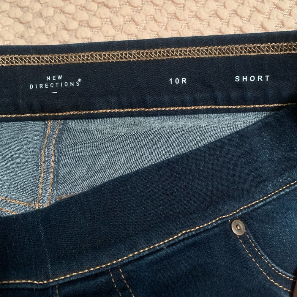 Shorts - Picture 3 of 3